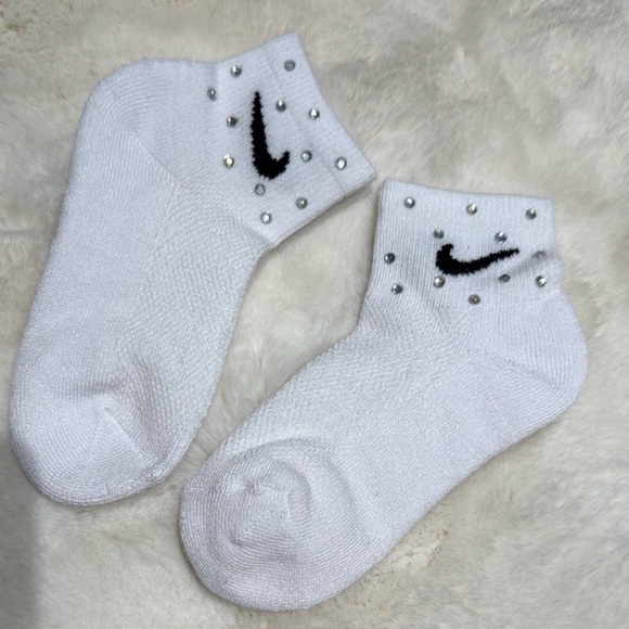 New Nike White Socks Rhinestones Kids (2 pairs ) - Picture 2 of 3